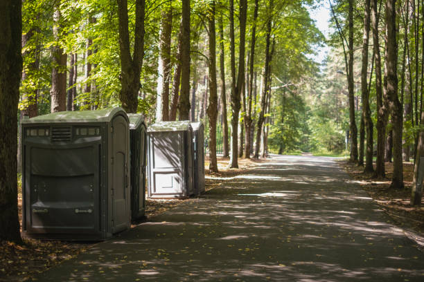 Porta potty delivery and setup in Ellisville, MO